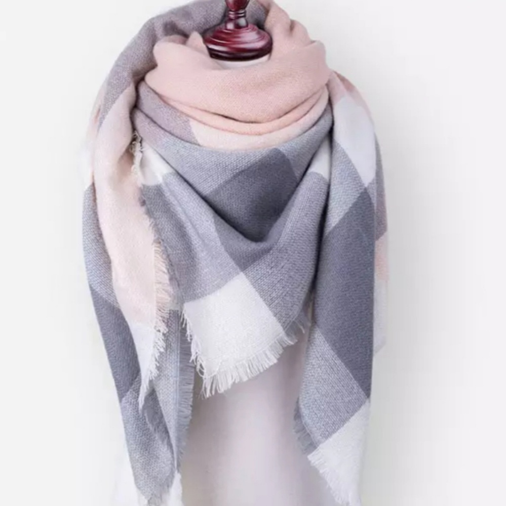 Winter triangle blanket scarves